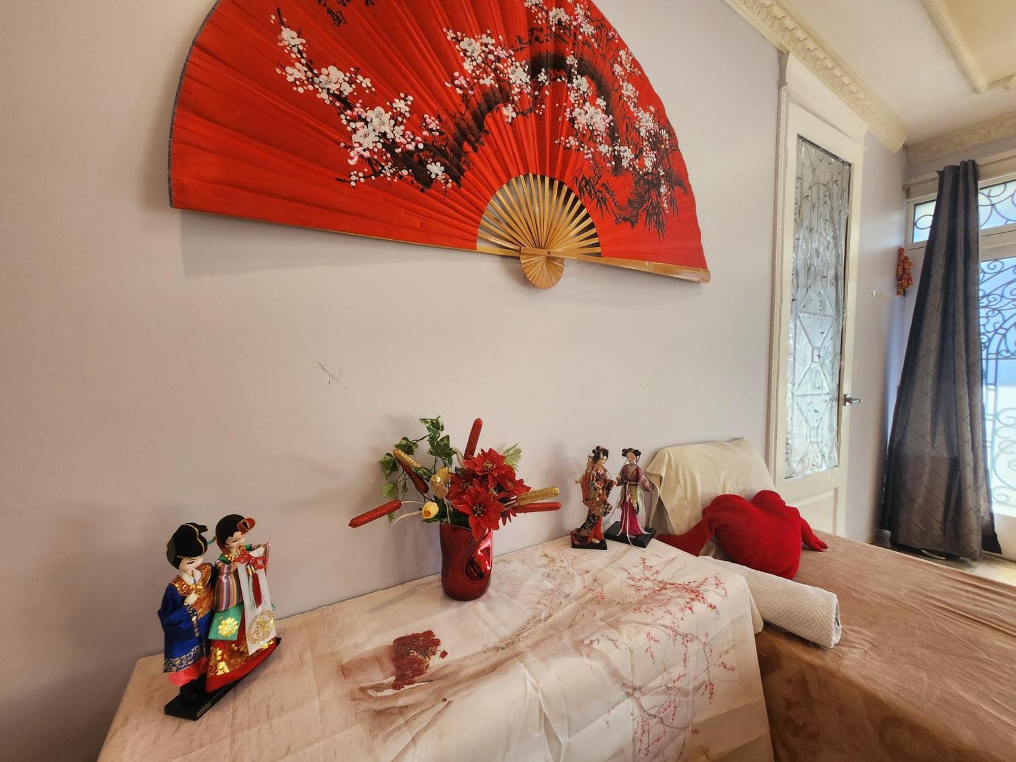 Empress Madani Palace Hotel เซอร์รีย์ ภายนอก รูปภาพ